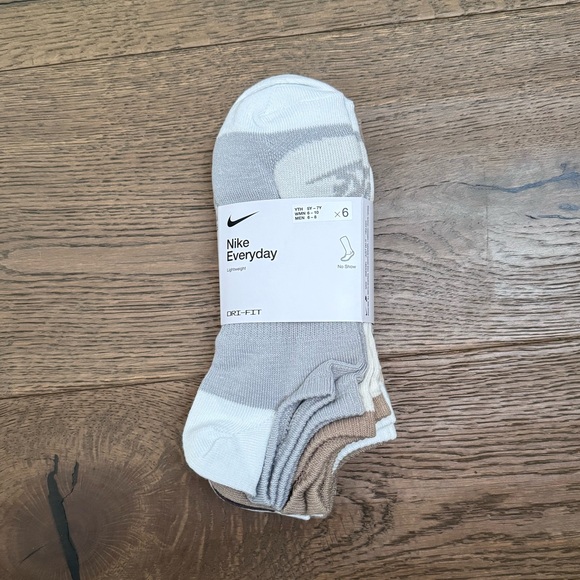 Nike Women's 6-Pair No-Show Training Socks Pack, Size Medium - NWT - Picture 2 of 8